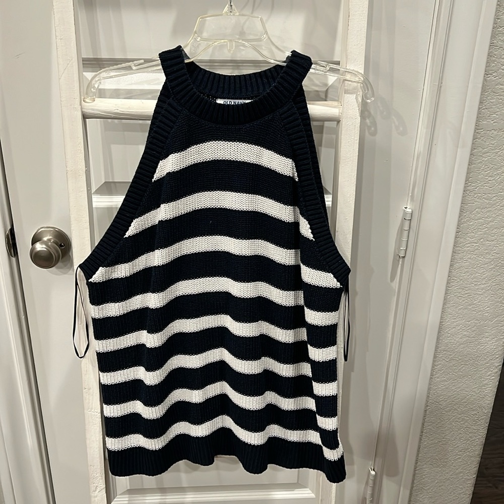 Old Navy Dark Blue & White Striped Sleeveless Sweater Sized Women’s 3X